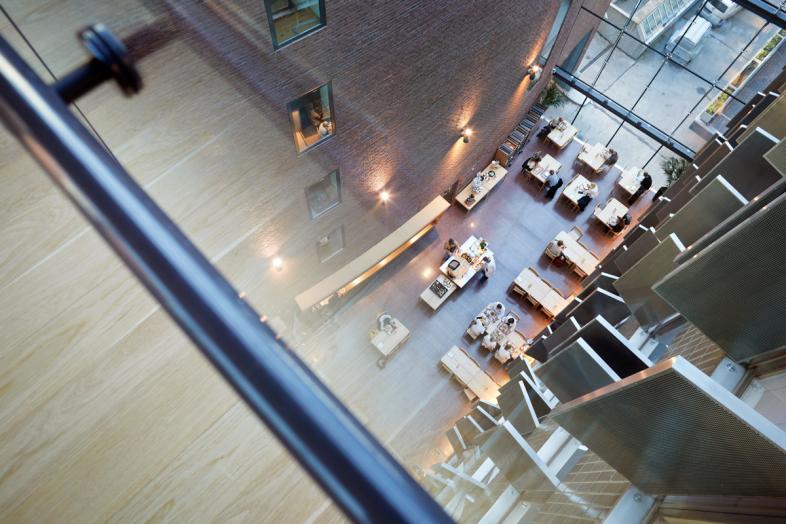 Diners at UniCafe Serpens restaurant.