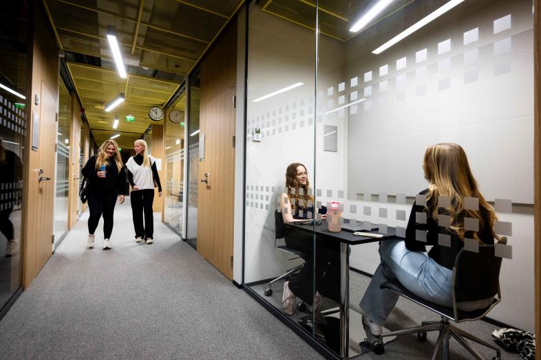 Opiskelijoita Aleksandriassa